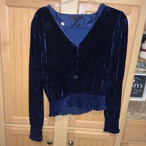 Women’s White House Black Market Top Preowned Size LARGE